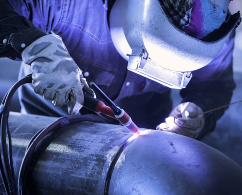 welding-worker-welding-on-a-tank